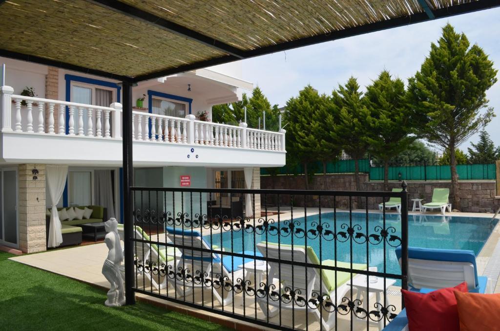 Guzelyali Hotel Ayvalı Extérieur photo